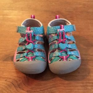 EUC. Keen. Size 8 toddler shoes.